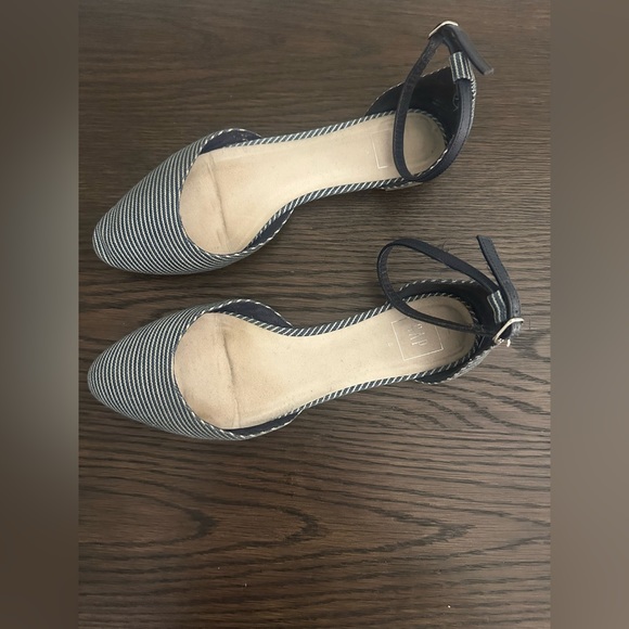 Gap Navy Blue & White D'orsay Ankle Strap Flat-Railroad Stripe Print, Size 8 - Picture 4 of 4